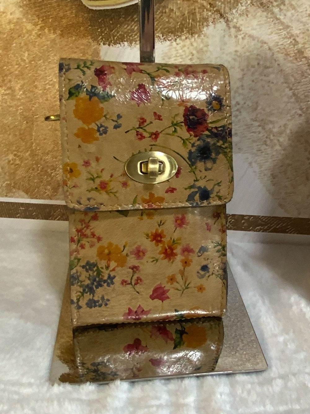 Patricia Nash Beige Floral Crossbody Phone Bag with Gold Turnlock